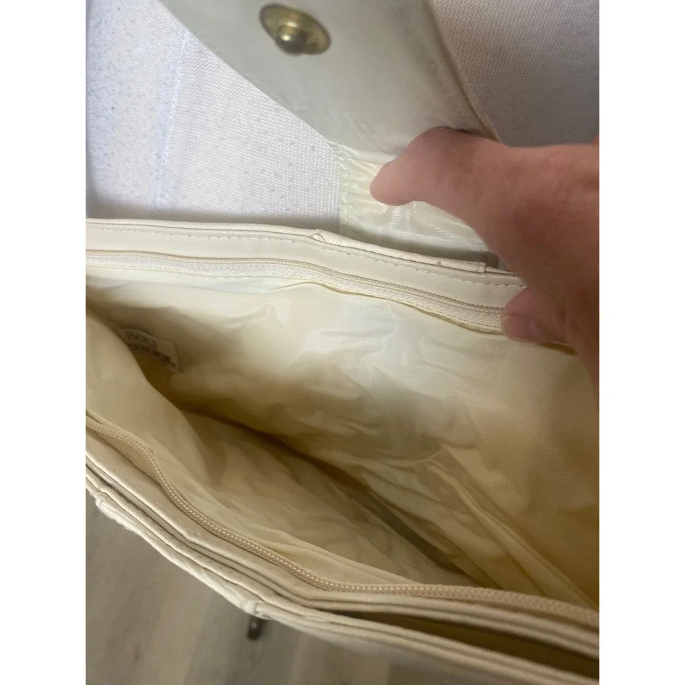 Vintage Bag Bazaar Cream Ruched Crossbody Clutch Bag Faux Leather 70s 80s Retro